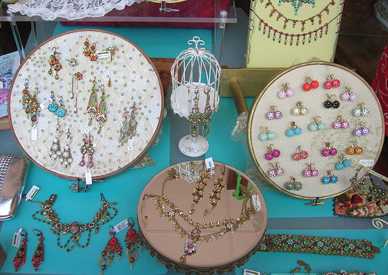 GSDI_Fall14_RetailDetails_EmbroideryHoops GSDI_Fall14_RetailDetails_EmbroideryHoops