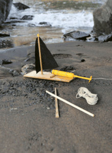 Kikkerland HUCKLEBERRY DIY boat from Kikkerland