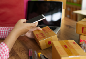 Retail worker uses Fundbox to buy now and pay later
