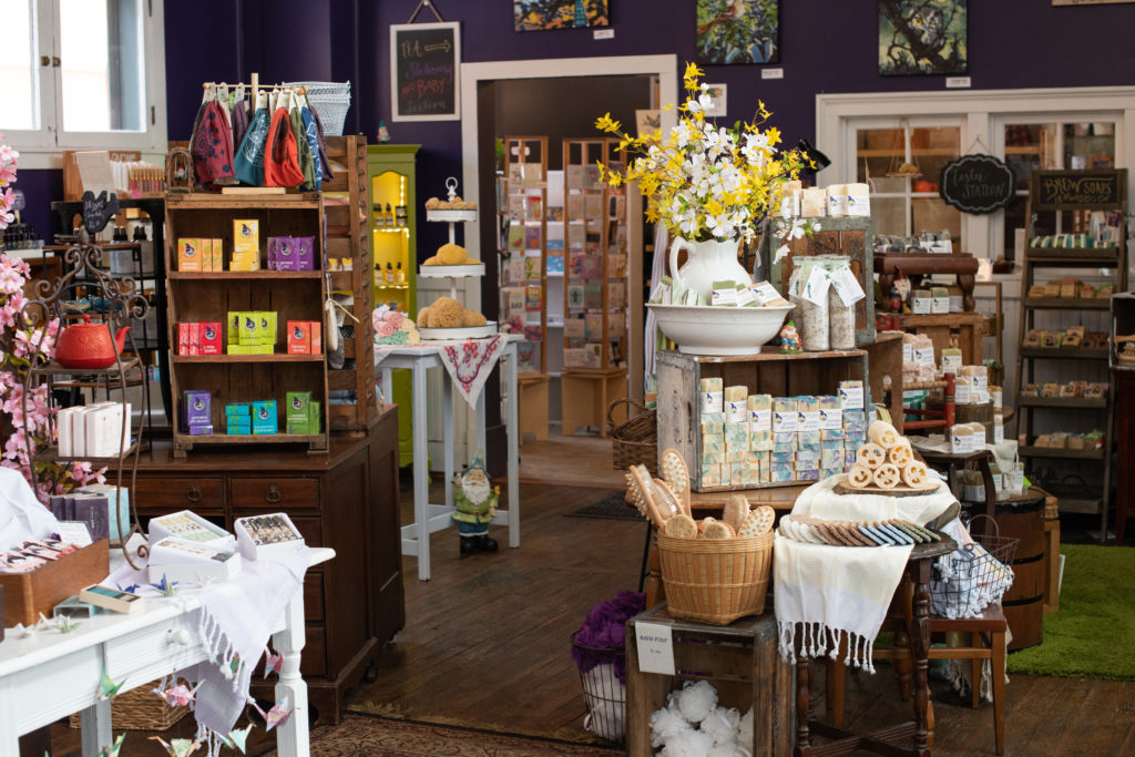 2019 Creative Display Contest Winner Entices and Inspires