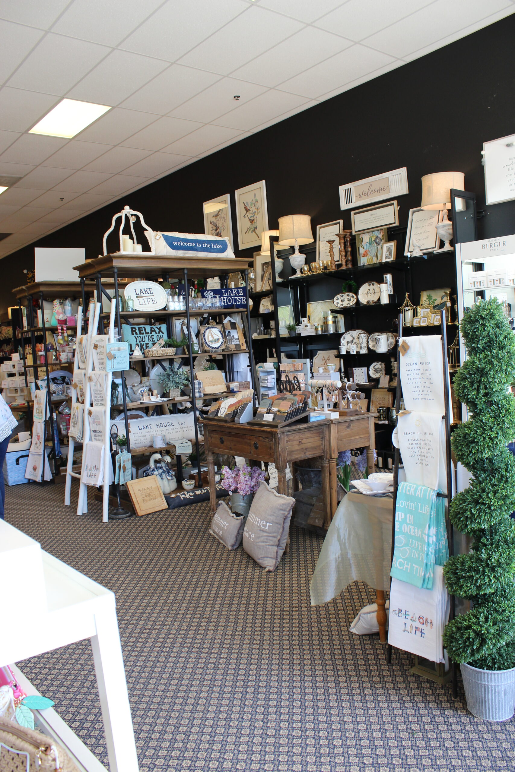 Zazu Gifts, interior store image