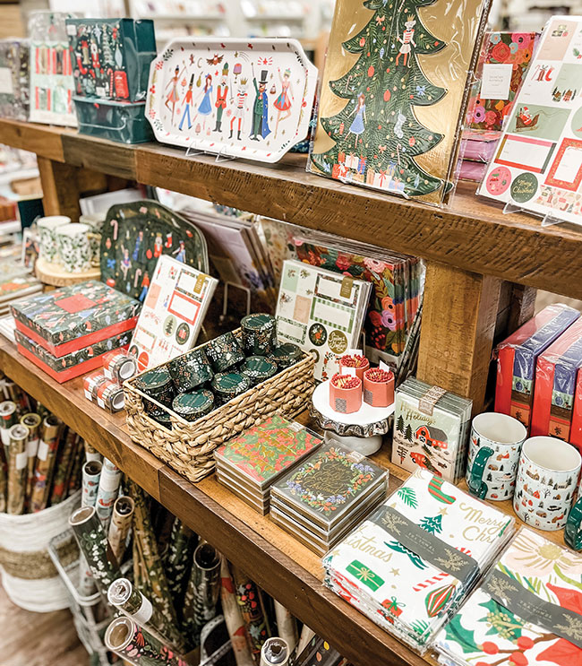 Consumers to spend nearly $900 this holiday season